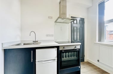 Derby Road, Lenton, Nottingham - Image 3